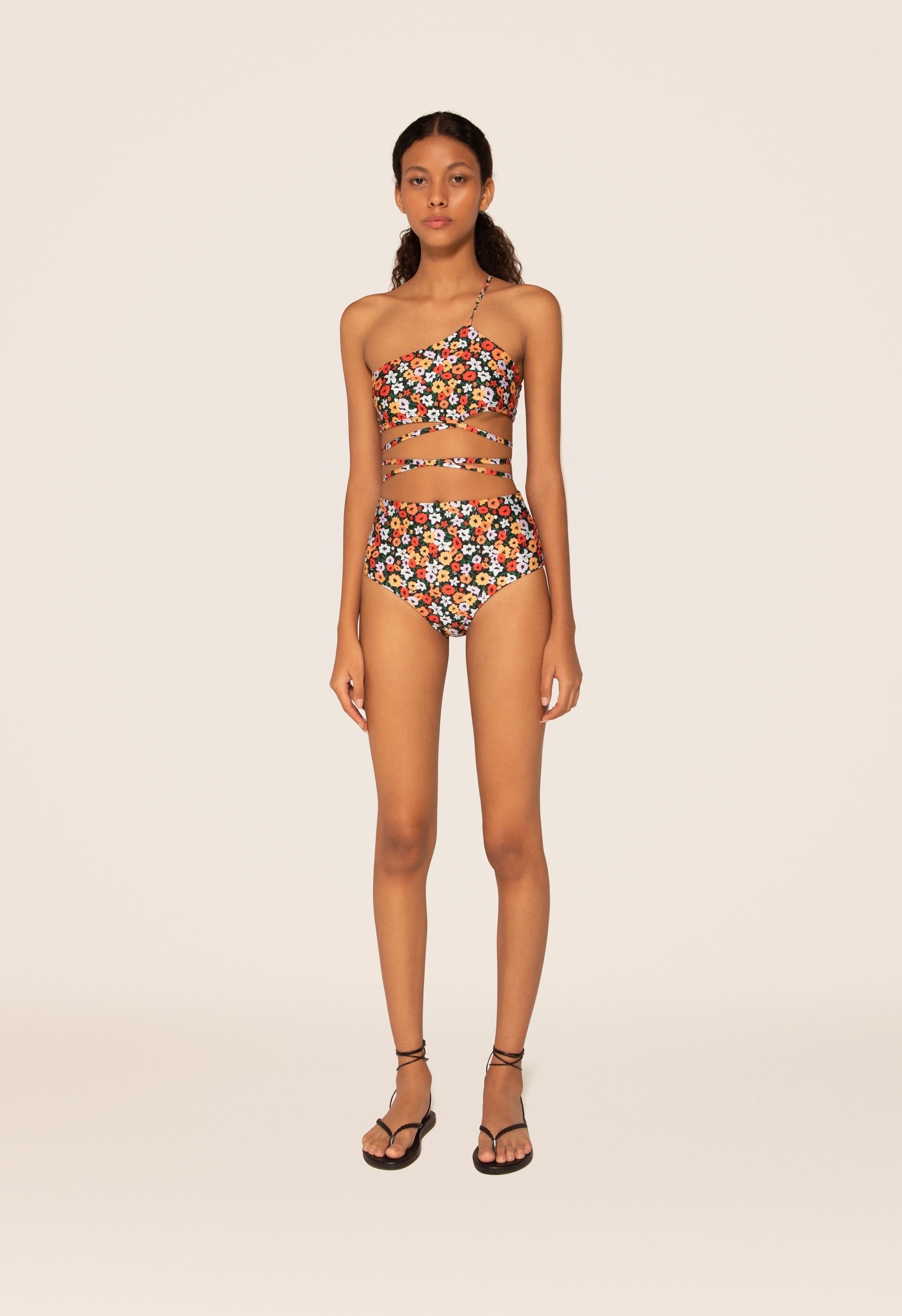 Azucena-La-Fania-Noche-Bikini-