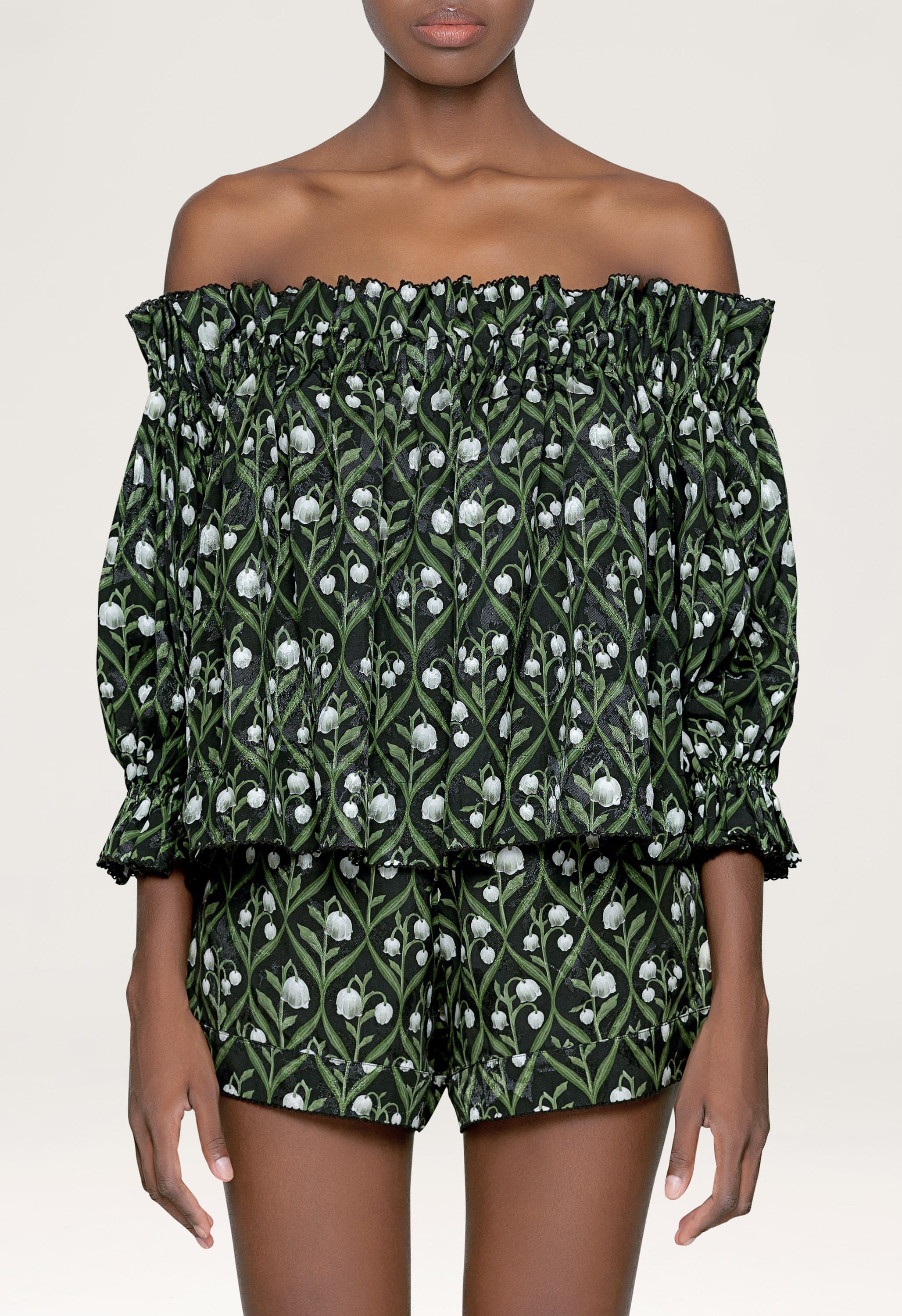 Toronjil-Perla-Embroidered-Short-13428